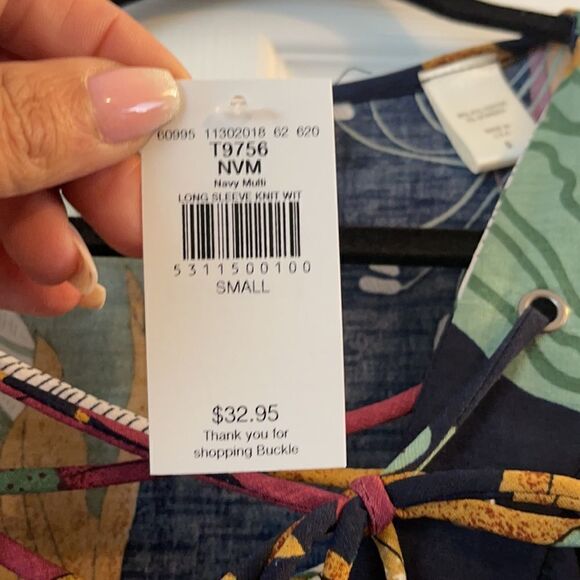 Brand new with tags Daytrip top - Picture 3 of 7